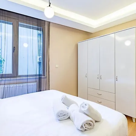 Nice Duplex Apartment Surrounded By Popular Attractions In Beyoglu イスタンブール