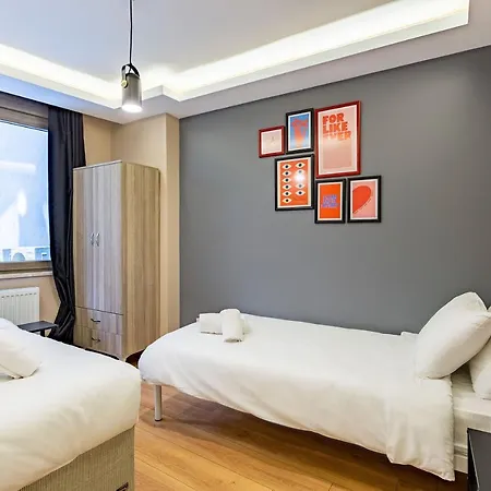 Nice Duplex Apartment Surrounded By Popular Attractions In Beyoglu *
