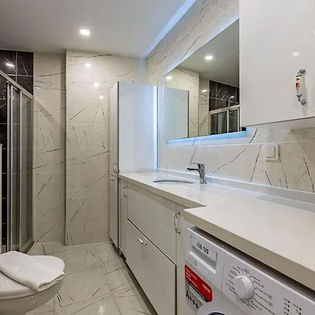Nice Duplex Apartment Surrounded By Popular Attractions In Beyoglu 이스탄불